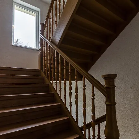 2-zimmerwohnung Mit Balkon Fuer Handwerker Fuer 5 Personen, Kueche, Waschmaschine, Wlan, 5 Einzelbetten De, Pl, Eng Apartment Leipzig