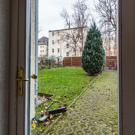 2-zimmerwohnung Mit Balkon Fuer Handwerker Fuer 5 Personen, Kueche, Waschmaschine, Wlan, 5 Einzelbetten De, Pl, Eng Apartment Leipzig