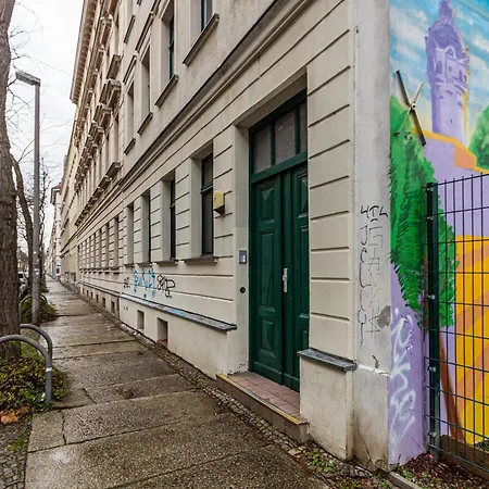 Apartment 2-zimmerwohnung Mit Balkon Fuer Handwerker Fuer 5 Personen, Kueche, Waschmaschine, Wlan, 5 Einzelbetten De, Pl, Eng Leipzig