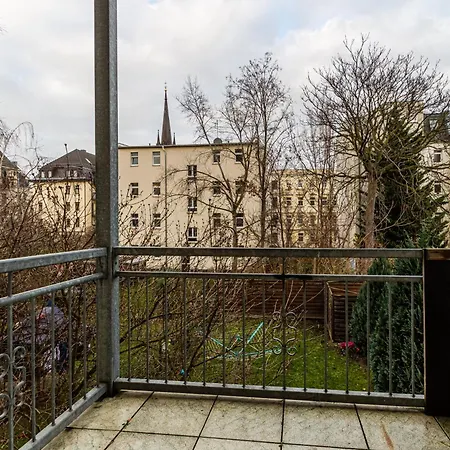 2-zimmerwohnung Mit Balkon Fuer Handwerker Fuer 5 Personen, Kueche, Waschmaschine, Wlan, 5 Einzelbetten De, Pl, Eng